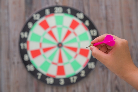 You are currently viewing Team Building Made Easy: Using a Dart Board to Encourage Collaboration